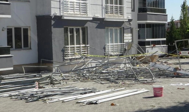 Malatya'da inşaat iskelesi çöktü: 3 yaralı