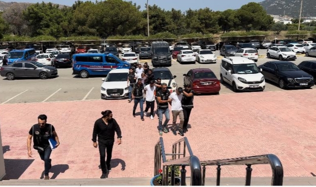 Mekan sahibiyle müşteriler arasında kavga!