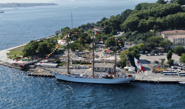 Meksika'nın askeri okul gemisi İstanbul'a demirledi