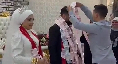 Metrelerce uzunlukta takıyı görenler hayrete düştü
