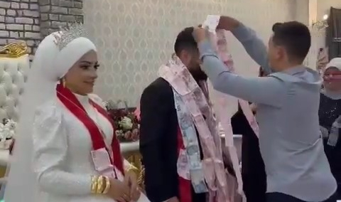 Metrelerce uzunlukta takıyı görenler hayrete düştü
