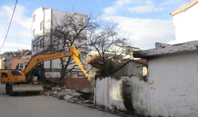 Metruk binalar tehlike olmaktan çıkıyor