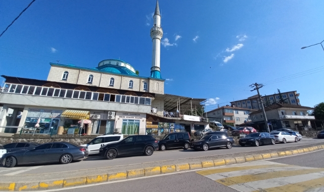 Miras kavgasında ölen aile toprağa verildi