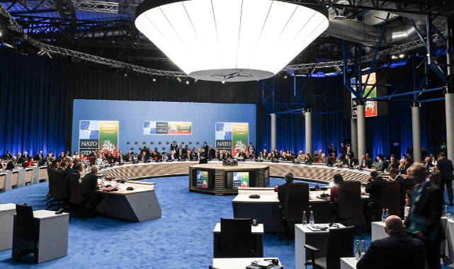 NATO liderleri zirvenin ikinci oturumuna katıldı