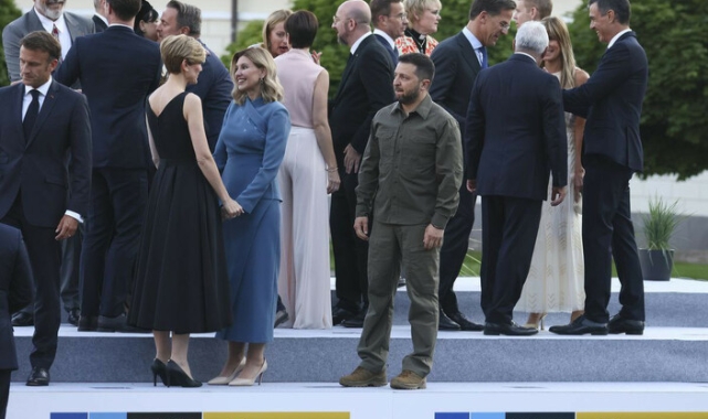 NATO Zirvesi'nde Zelensky'nin sıkıntılı hali dikkat çekti