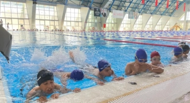 Niğde’de 15 bin Kişiye Yüzme Öğretildi