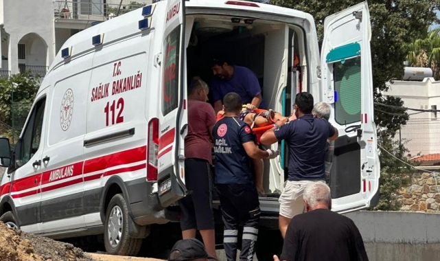 Otomobil metrelerce yükseklikten evin bahçesine düştü