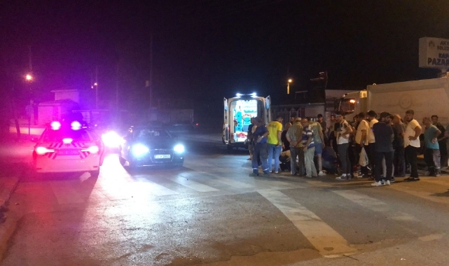 Otomobiliyle drift atarken motosiklete çarpıp kaçtı!