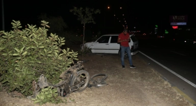 Otomobille çarpışan 15 yaşındaki motosikletli öldü