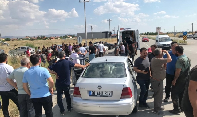 Otomobillerin kavşakta çarpıştığı kazada 3 kişi yaralandı