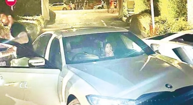 Özdemir ile yeni sevgilisi Yunan DJ Sergio'dan ilk fotoğraf
