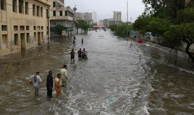 Pakistan’da ‘muson’ felaketi! 113 ölü