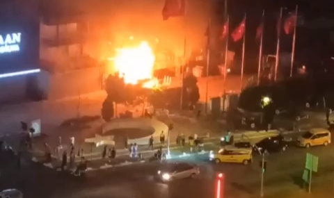 Palet imalathanesinde yangın