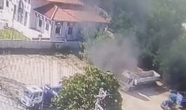 Park halindeki otomobili kundakladı 
