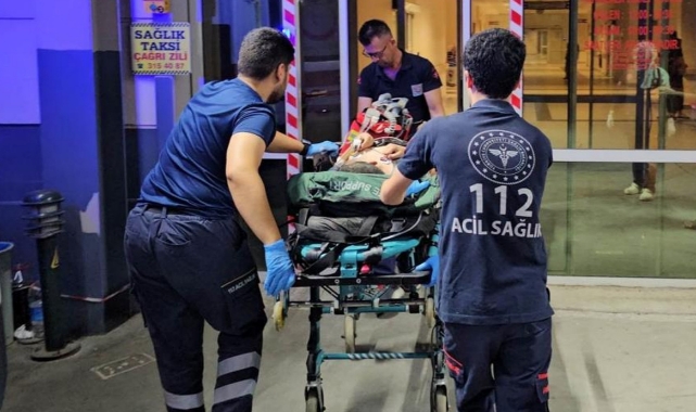 Pompalı tüfekle oynarken arkadaşını vurdu