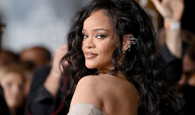Rihanna yeni hamilelik pozları geldi