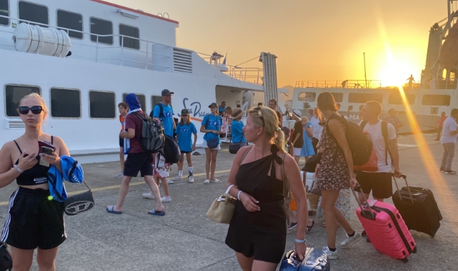 Rodos Adası'ndaki yangından tahliye! Turistler Marmaris’e geldi