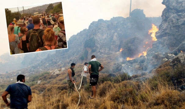 Rodos'taki orman yangını yerleşim birimlerine ulaştı!