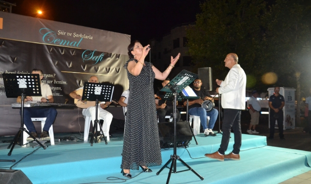 Şair Cemal Safi Akçay'da şiir ve şarkılarla anıldı