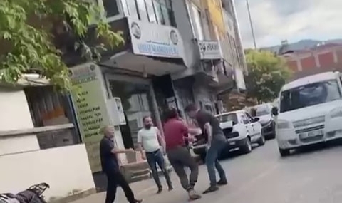 Şakanın dozu kaçtı ortalık savaş alanına döndü!