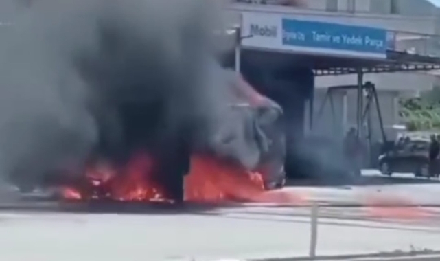 Samandağ'da araç yangını paniği