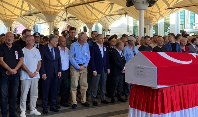 Şehit polis Alp Efe Bekit, son yolculuğuna uğurlandı