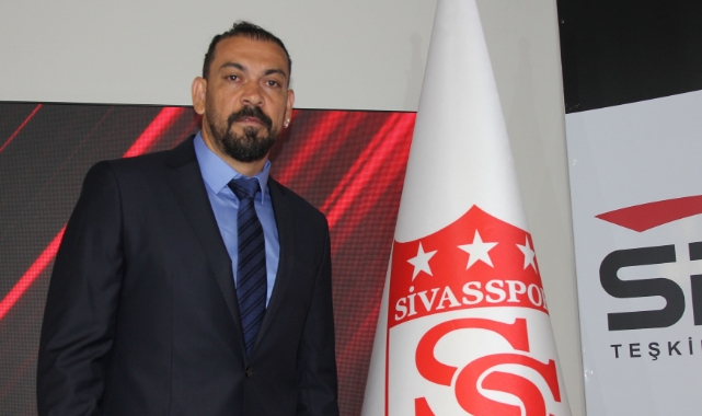 Servet Çetin Sivasspor’a imzayı attı