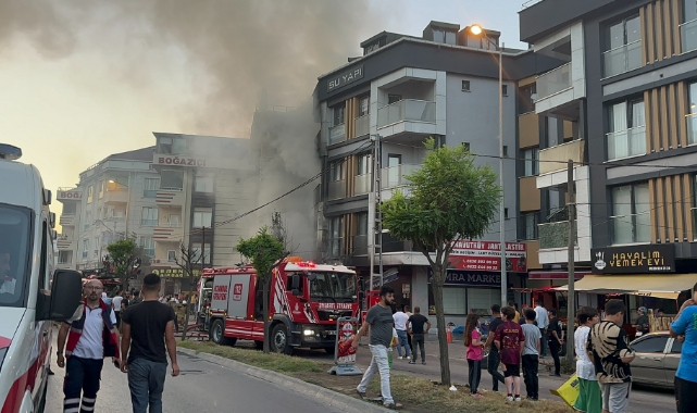 Sigara izmaritinden çıkan yangın 6 katlı iki binaya sıçradı