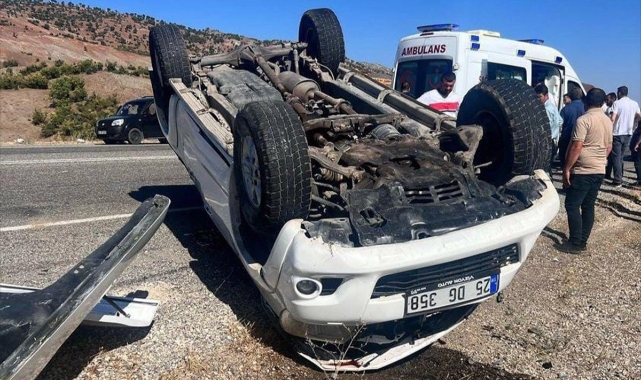 Siirt’te pikap takla attı: 2 yaralı