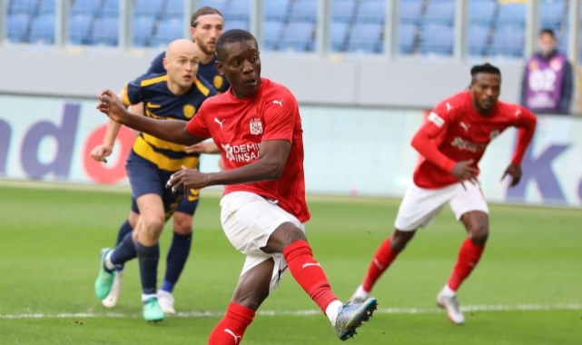 Sivasspor Max Gradel’e teşekkür etti