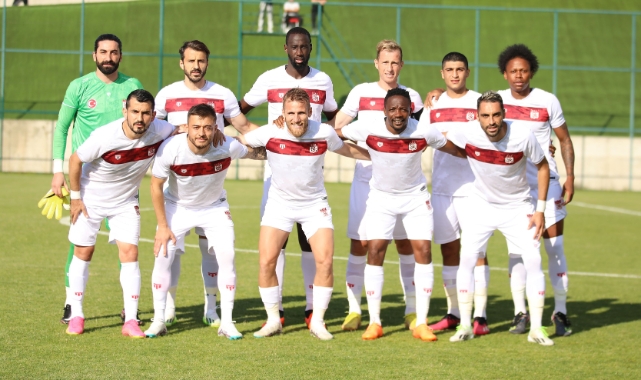 Sivasspor, Ümraniyespor maçından galip ayrıldı