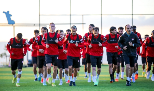 Sivasspor’un Erzurum kampı başladı