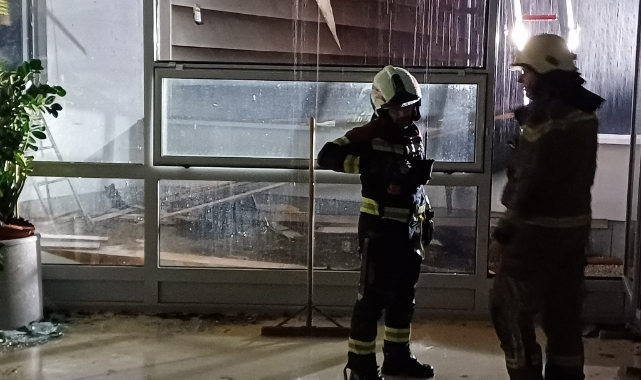 Slovenya'yı fırtına ve sel vurdu: 2 yaralı