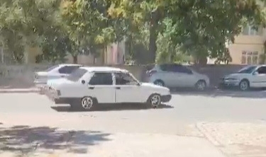 Sokak ortasında drift atan ehliyetsiz sürücüye ceza