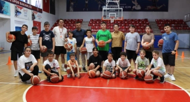 Spor salonları çocuklarla doldu