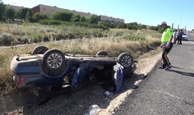 Takla atan otomobil hurdaya döndü: 5 yaralı