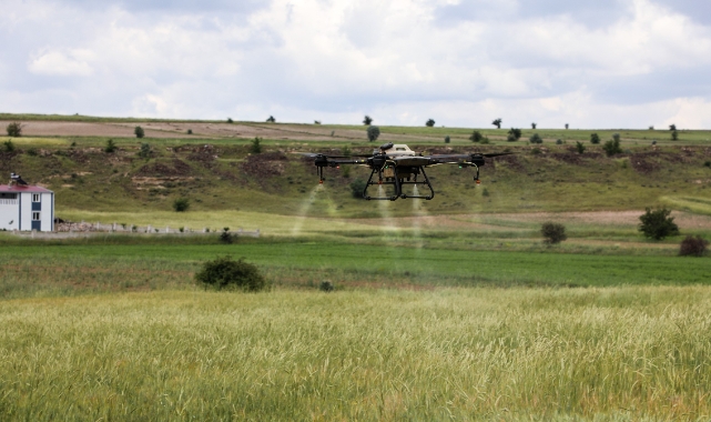 Talas'ta drone teknolojisiyle ilaçlama dönemi