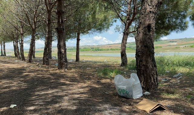 Tatilciler gitti çöpleri kaldı