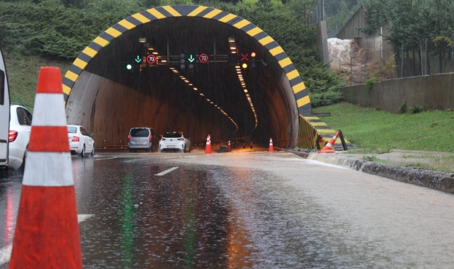 TEM Otoyolu Ankara-İstanbul yönü trafiğe kapandı