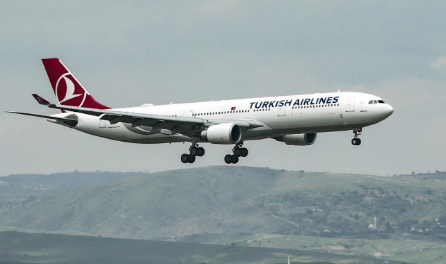 THY uçağı Bakü’ye acil iniş yaptı