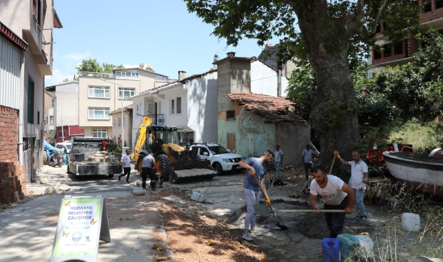 Tirilye mezarlık yolunu yeniledi