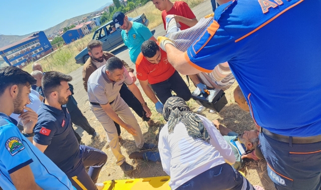 Tırla kamyonet çarpıştı: 3 yaralı