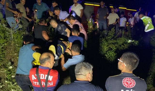Traktör ile çarpışan otomobil şarampole uçtu