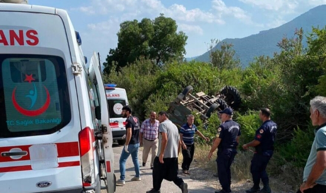 Traktör kazasında 1’i ağır 2 kişi yaralandı