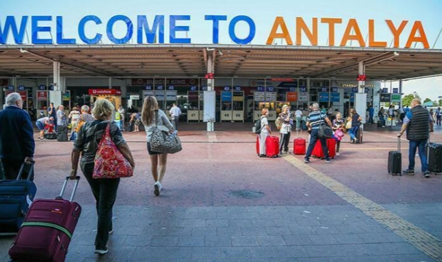 Turizm kenti Antalya rekora doymuyor!