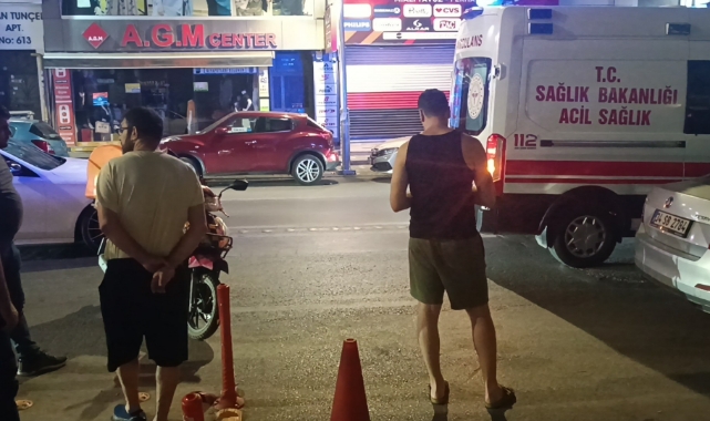 U dönüşü yapan otomobil motosiklete çarptı