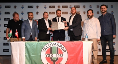 Yalovaspor’da sponsorluk anlaşması töreni