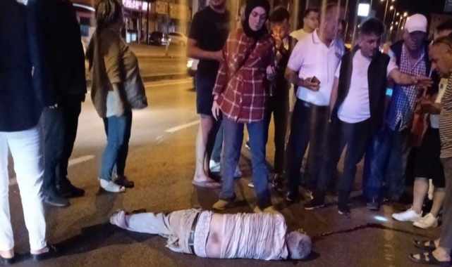 Yaşlı adama motosiklet çarptı: 1 ölü, 2 yaralı