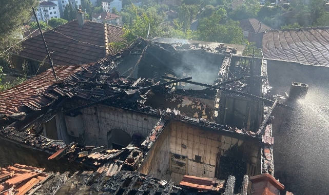 Yaşlı kadını alevlerin arasından komşuları kurtardı