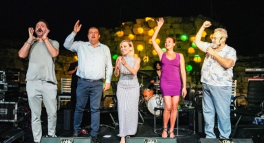 Yaz sohbetlerinde Ege türküleri coşkusu
